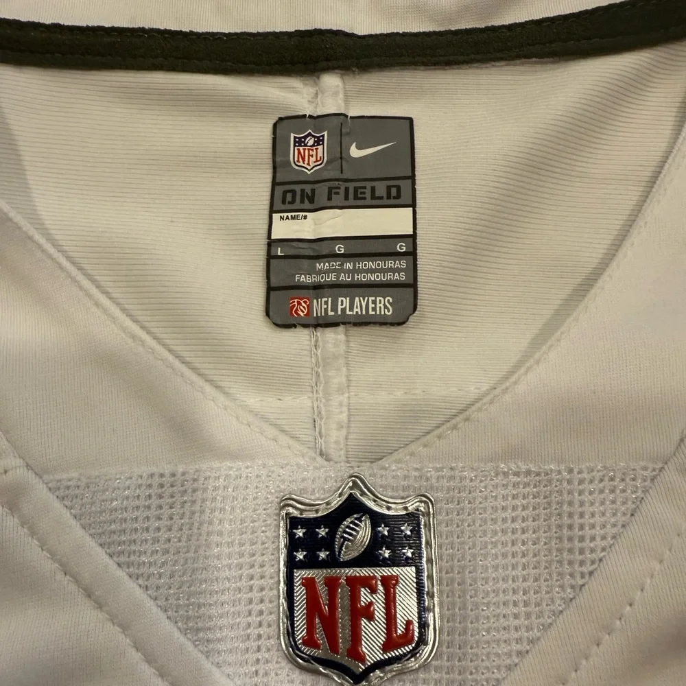 Cleveland Browns White Football Jersey - Picture 4 of 4